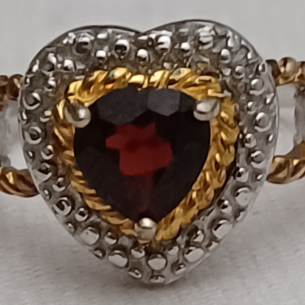 VINTAGE RSE STERLING SILVER HEART GARNET RING - Picture 7 of 10